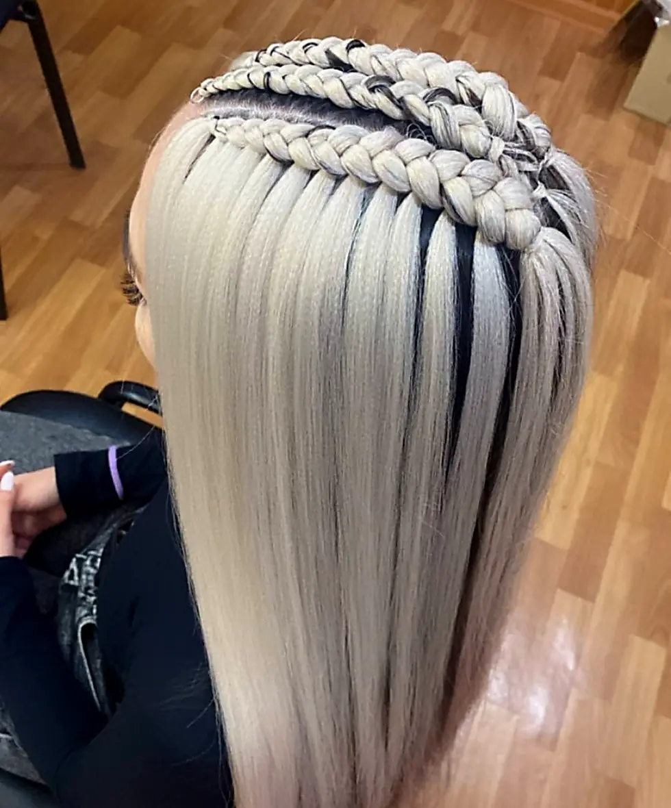 Длинное белое плетение